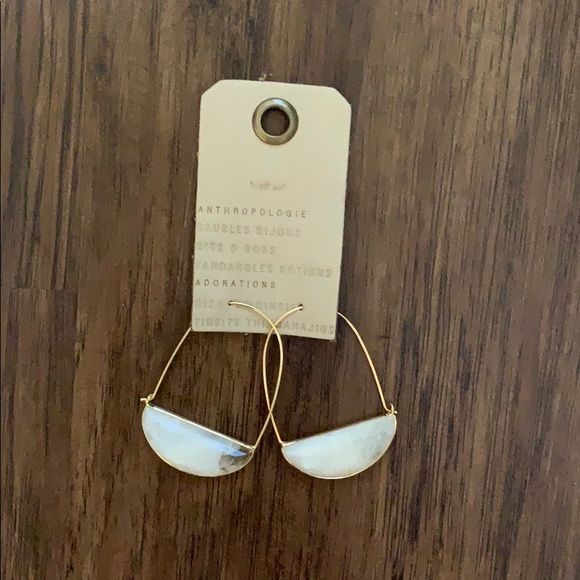 Anthropologie large stone crescent hoop earring - Picture 5 of 8